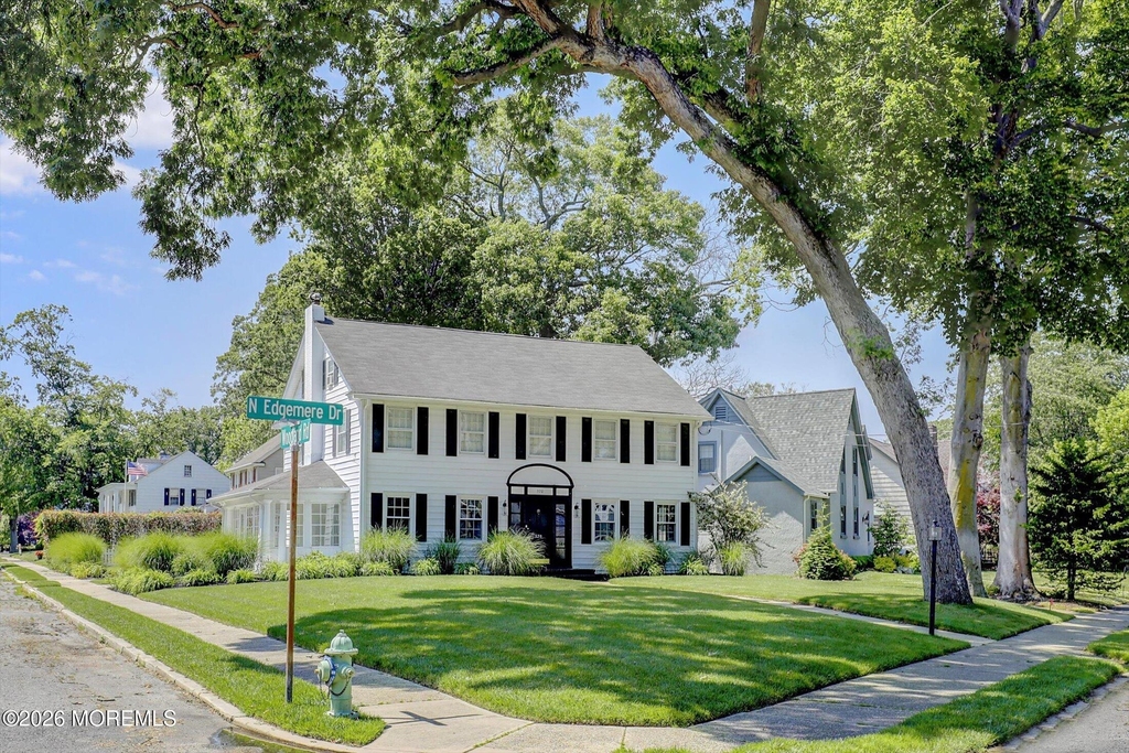 570 N Edgemere Drive - Photo 3