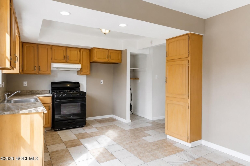 610a N Victoria Avenue - Photo 2