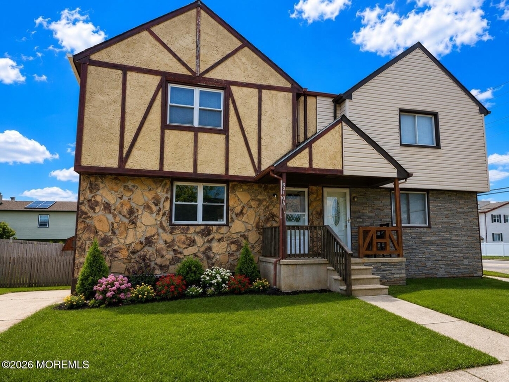 610a N Victoria Avenue - Photo 1