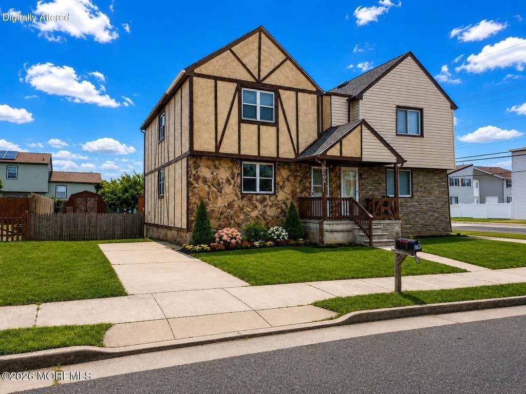 610a N Victoria Avenue - Photo 0