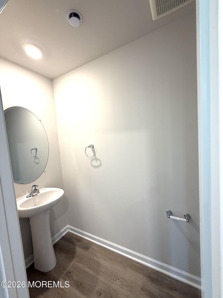 128 Essex Drive - Photo 4