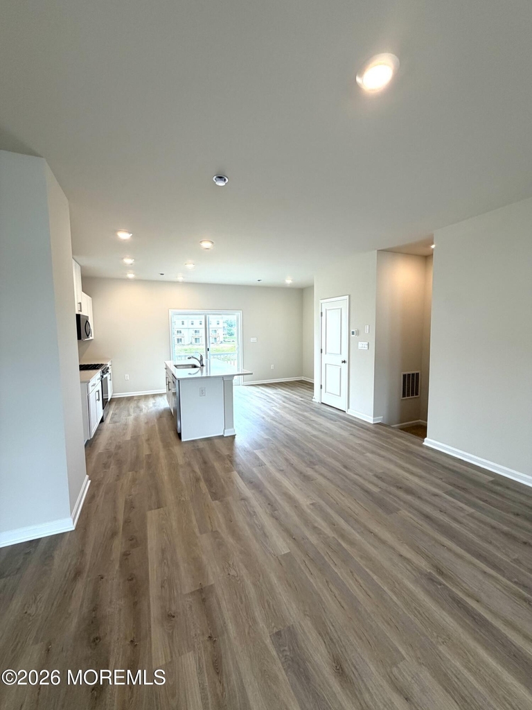 128 Essex Drive - Photo 7