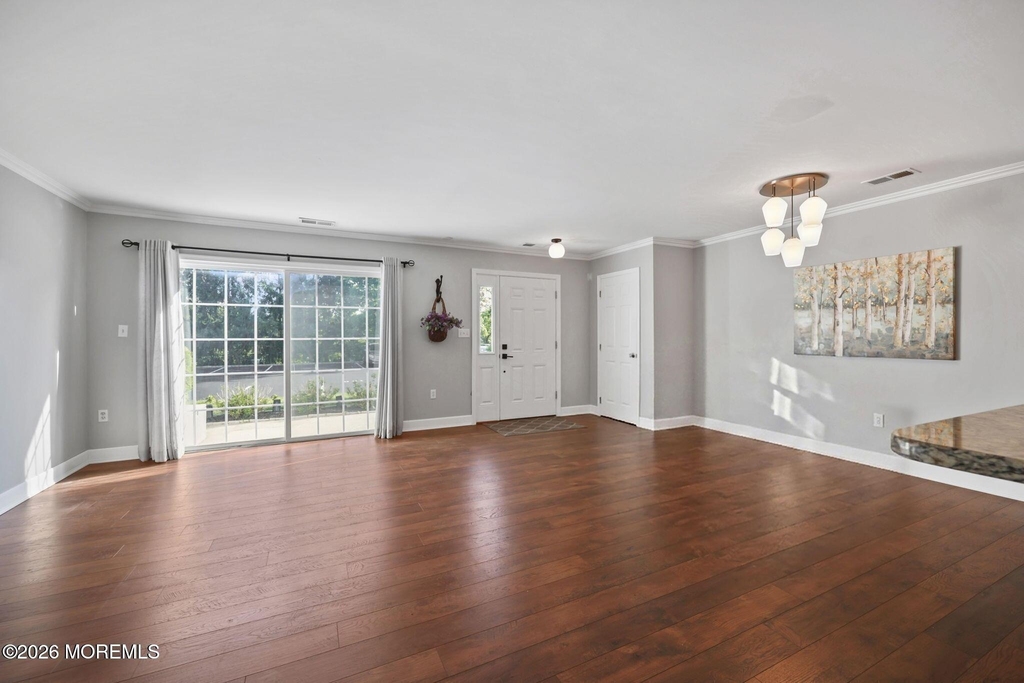 62 Dover Court - Photo 3