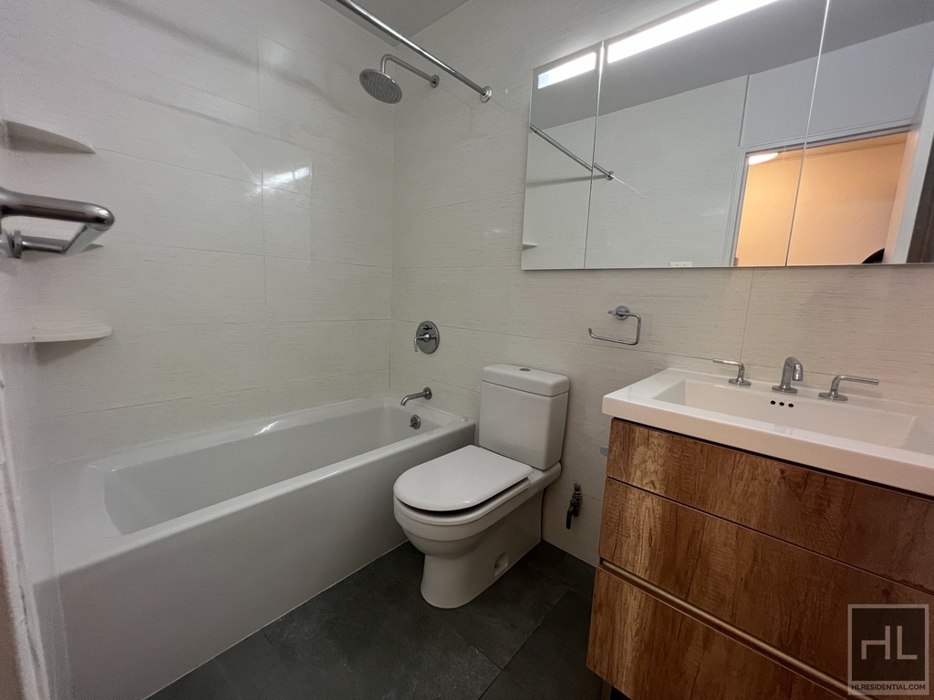 East 80th Street - Photo 3
