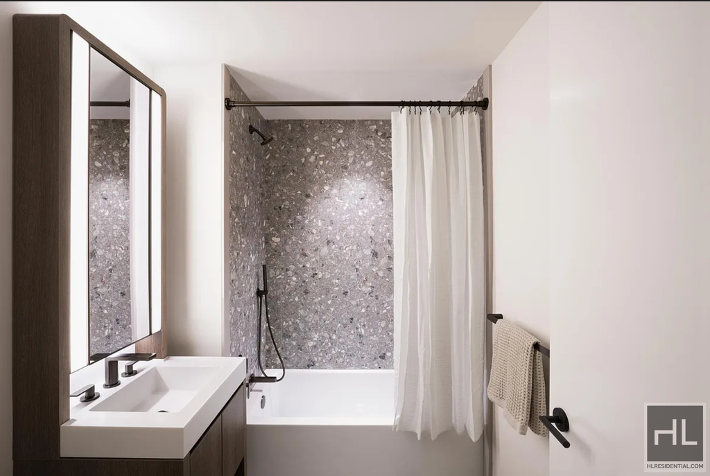 West 60th Street - Photo 4