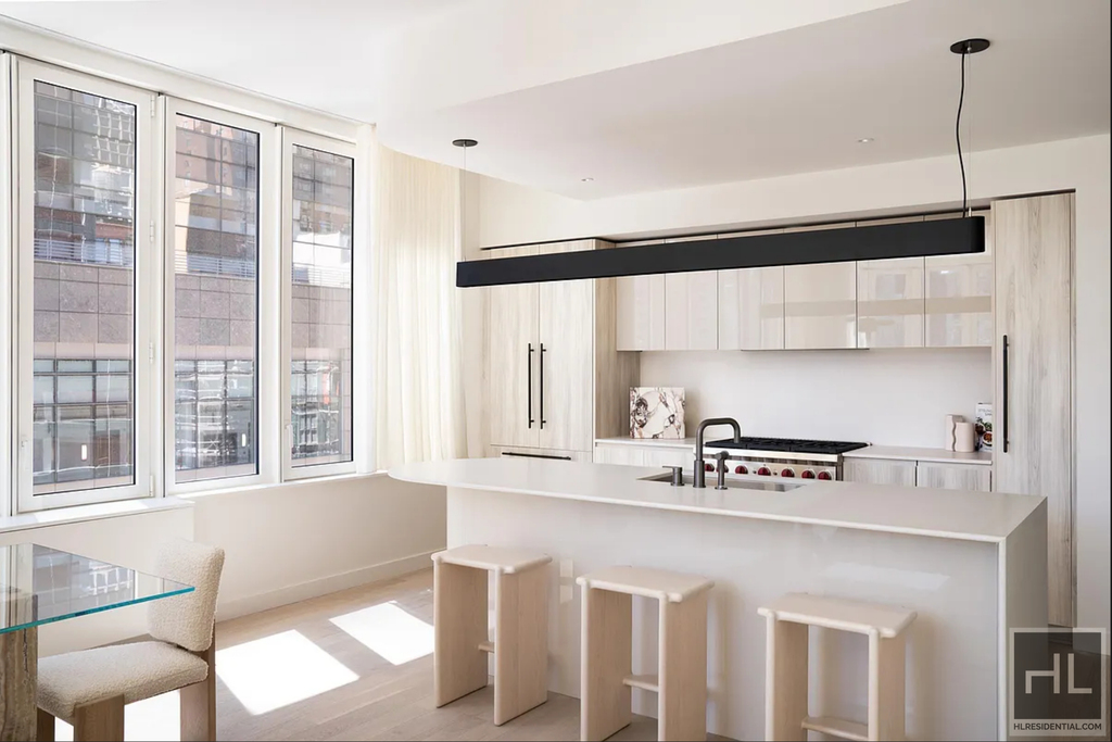 West 60th Street - Photo 1