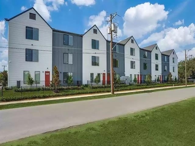 3275 Dallas Street - Photo 0