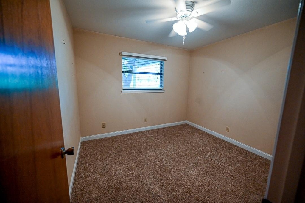 412 Half Moon Way - Photo 15