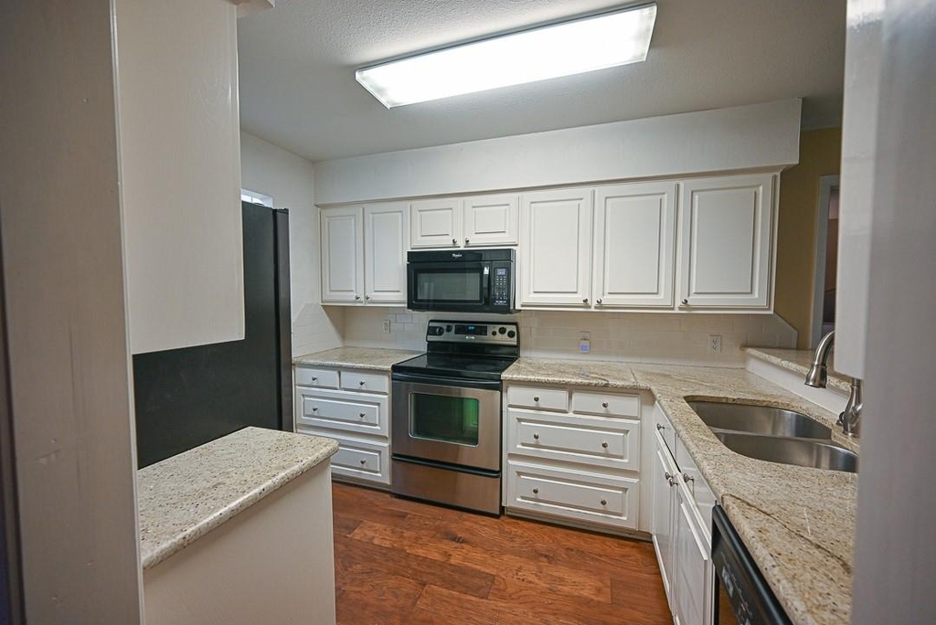 412 Half Moon Way - Photo 8