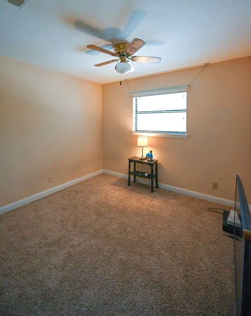 412 Half Moon Way - Photo 16