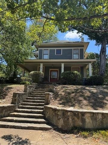 412 E 6th Street - Photo 0
