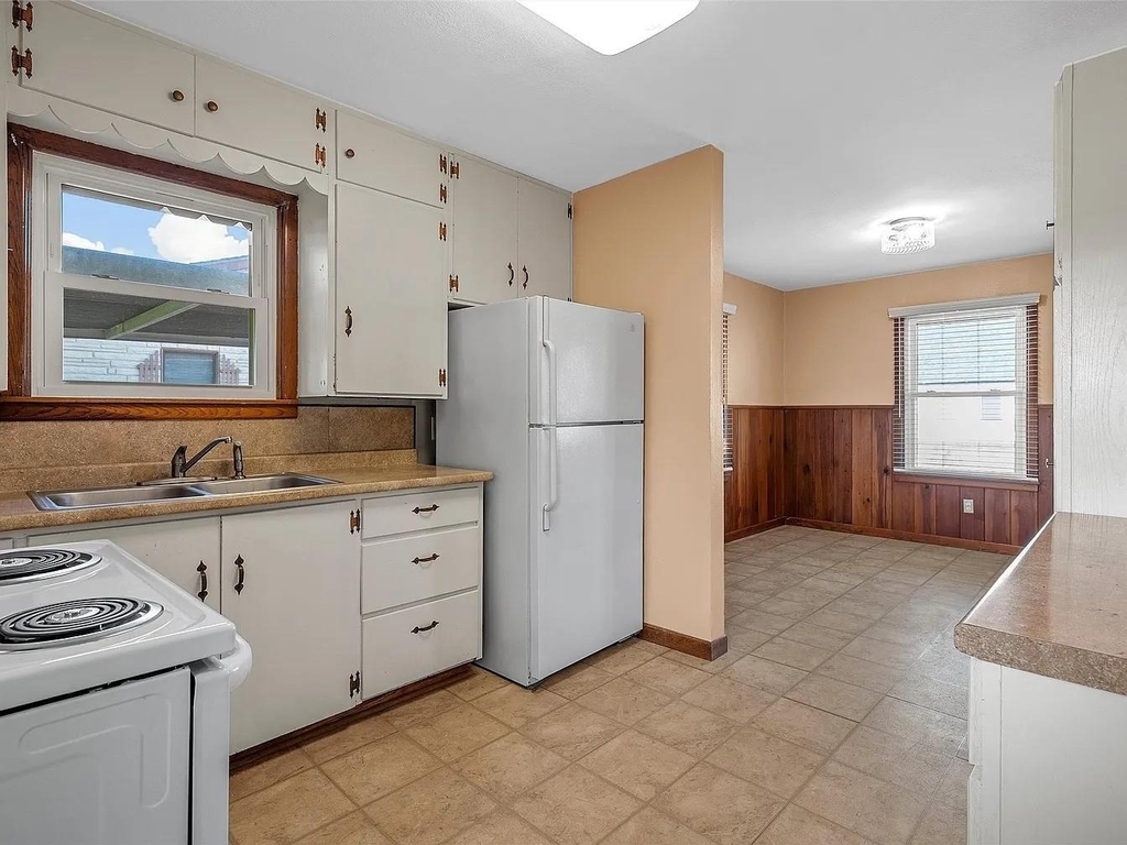 307 N Playdium Drive - Photo 6