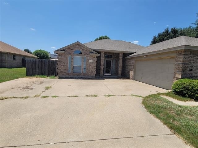 205 Willow Creek Drive - Photo 0