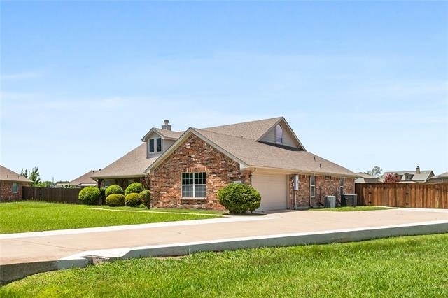 141 Shumard Drive - Photo 2