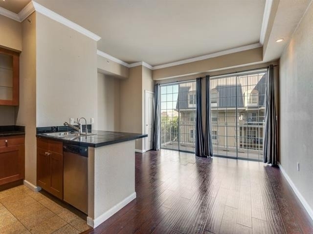 3225 Turtle Creek Boulevard - Photo 2