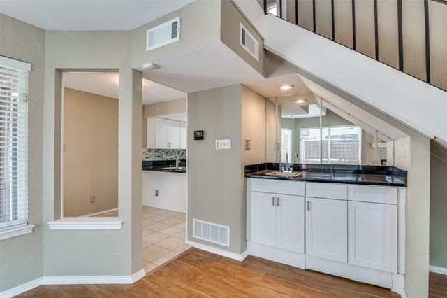 18040 Midway Road - Photo 8