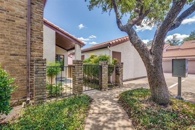18040 Midway Road - Photo 24