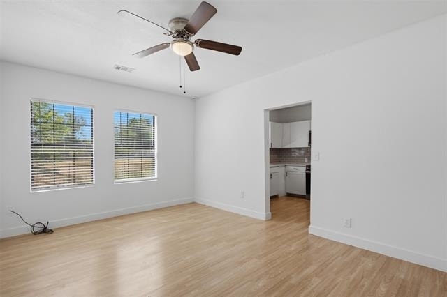 406 E Grayson Street - Photo 4