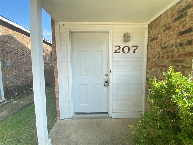 207 Country Bend Drive - Photo 1