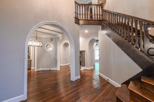 711 Lexington Avenue - Photo 1