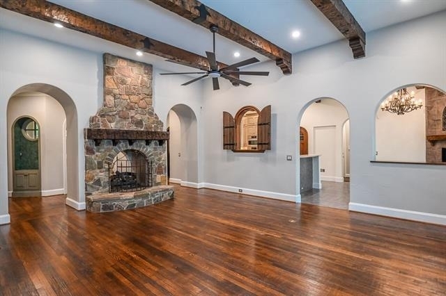 711 Lexington Avenue - Photo 2