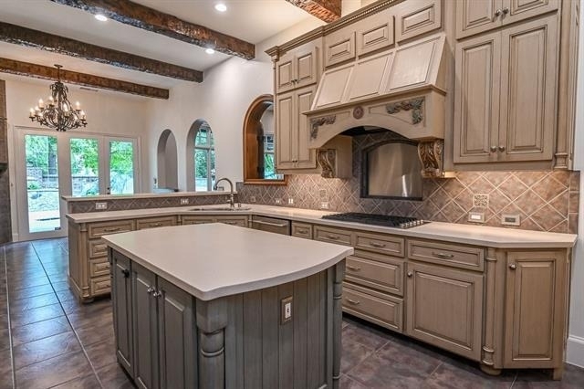 711 Lexington Avenue - Photo 5