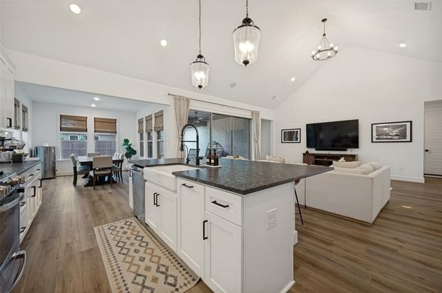 724 Danbury Street - Photo 1