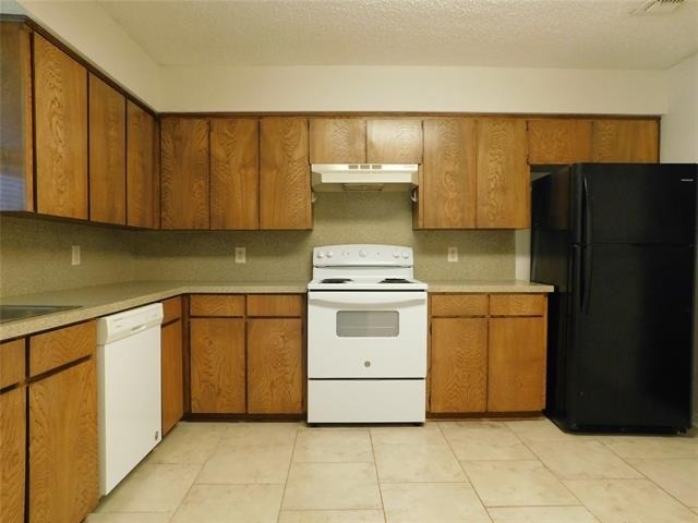 2204 Canterbury Court - Photo 9