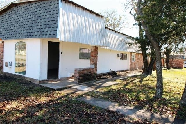 4405 Oneal Street - Photo 1