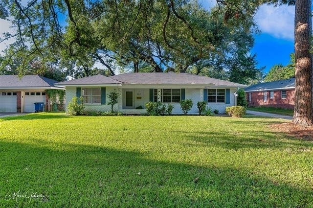137 Lynn Avenue - Photo 1