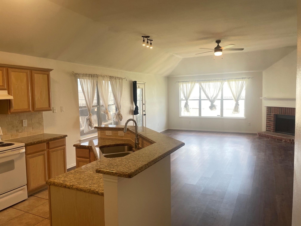 100 Hopewell Drive - Photo 2