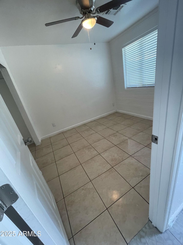 3232 W Jackson Street - Photo 0