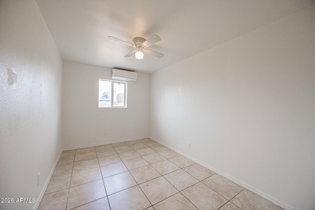 864 E Chandler Boulevard - Photo 6