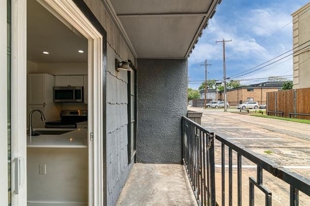 2722 Throckmorton Street - Photo 13