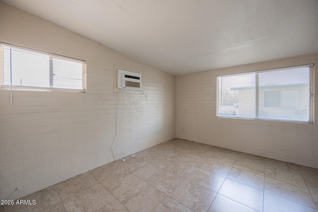 1017 S Mariana Street - Photo 4