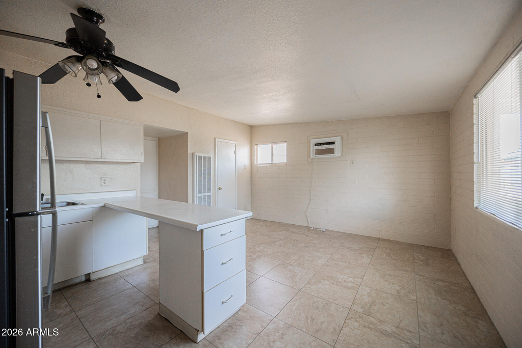 1017 S Mariana Street - Photo 5