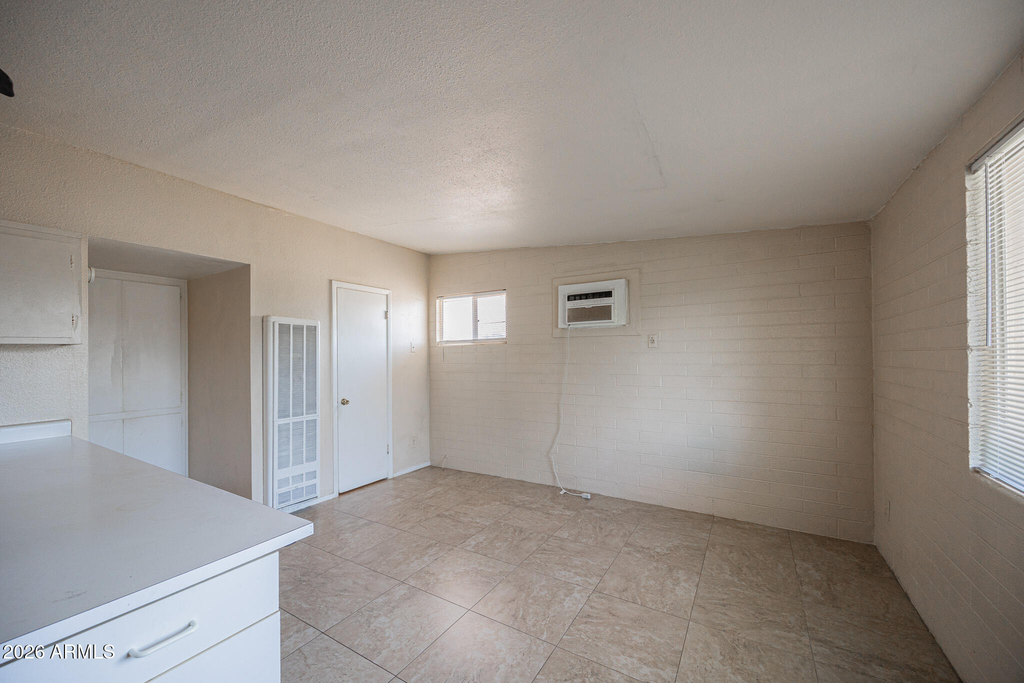 1017 S Mariana Street - Photo 6