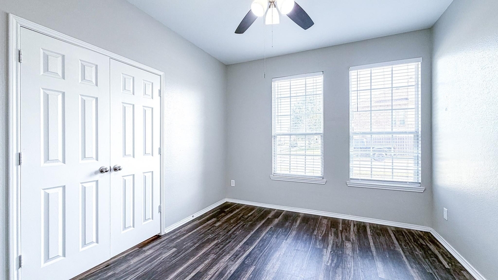 1515 Creek Springs Drive - Photo 4