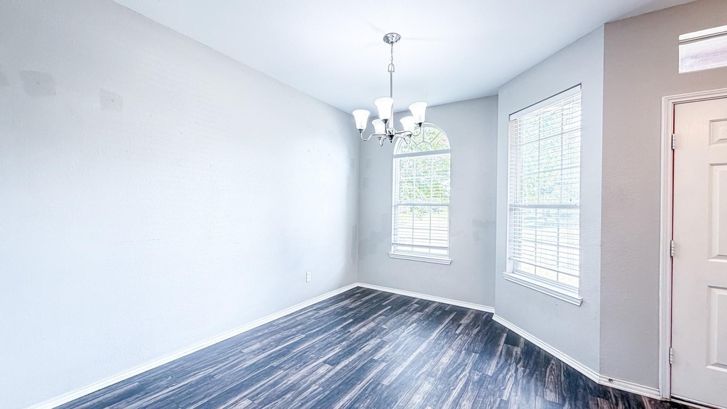1515 Creek Springs Drive - Photo 5