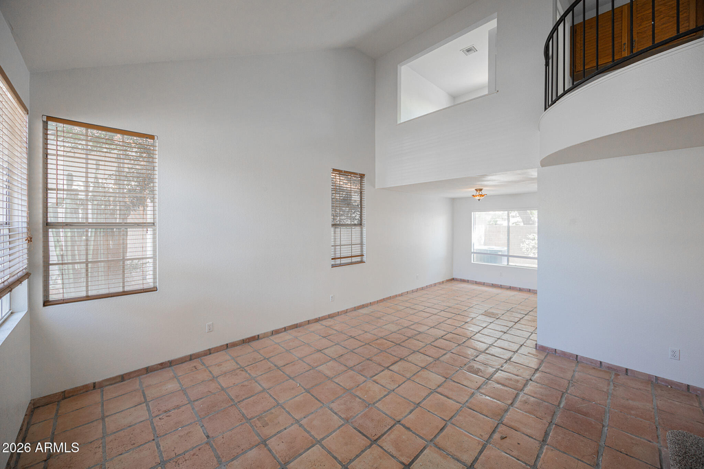 489 W Carmen Street - Photo 4
