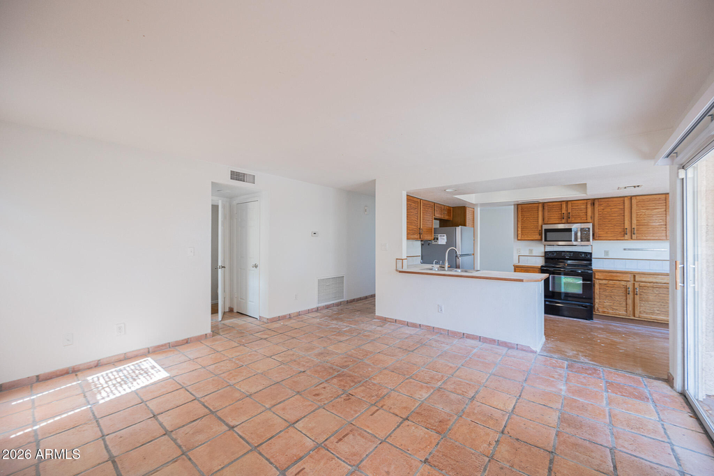 489 W Carmen Street - Photo 9