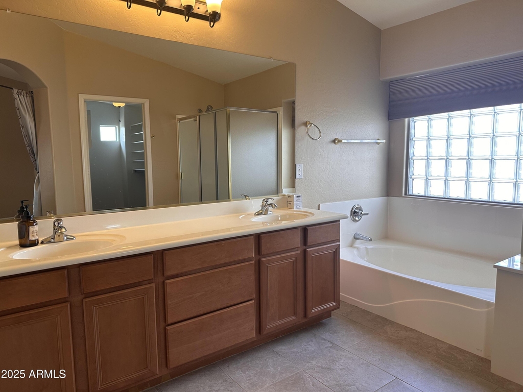 16116 W Magnolia Street - Photo 3