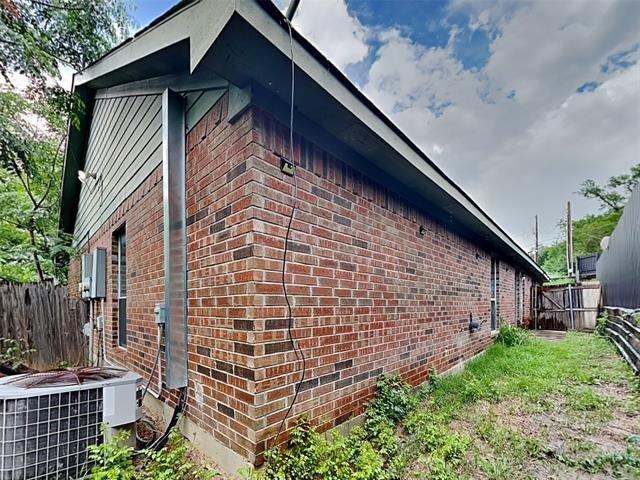 2955 Loving Avenue - Photo 0