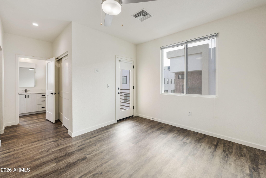 406 W 7th Street - Photo 9