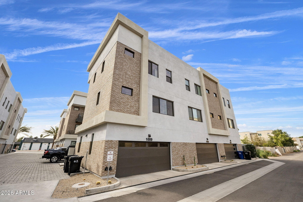 406 W 7th Street - Photo 14