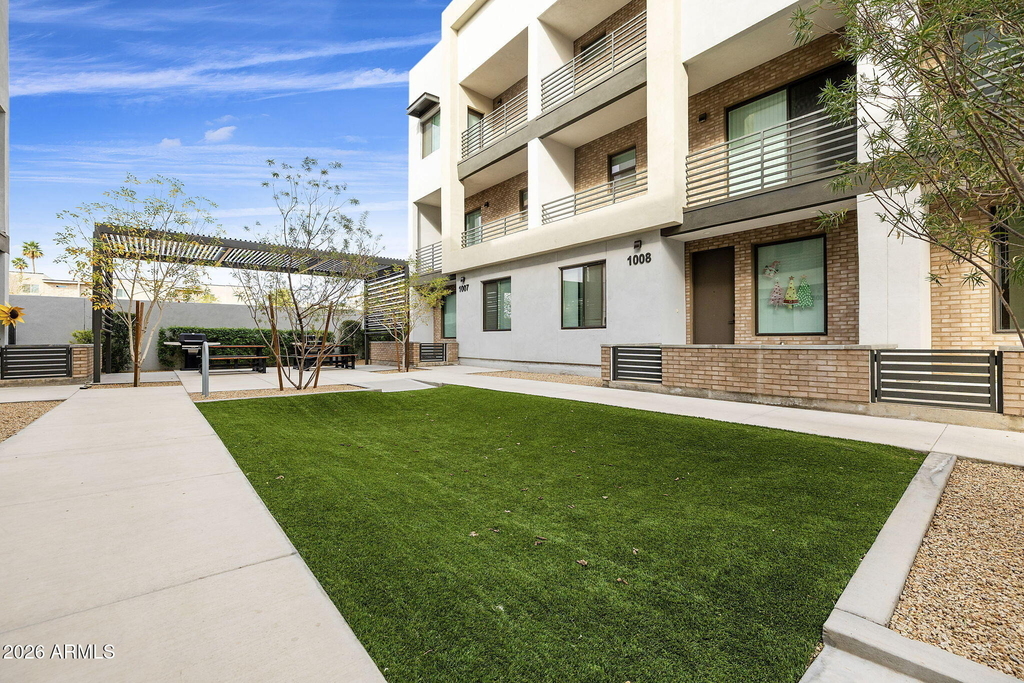 406 W 7th Street - Photo 17