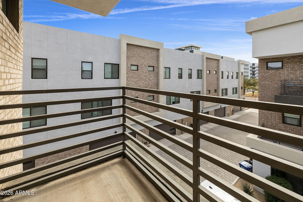406 W 7th Street - Photo 6