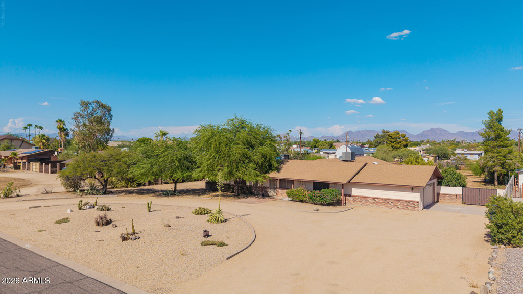 16223 N 40th Place - Photo 2
