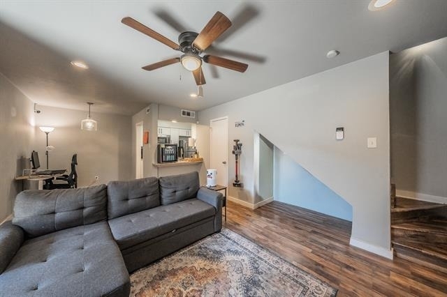 12816 Midway Road - Photo 3