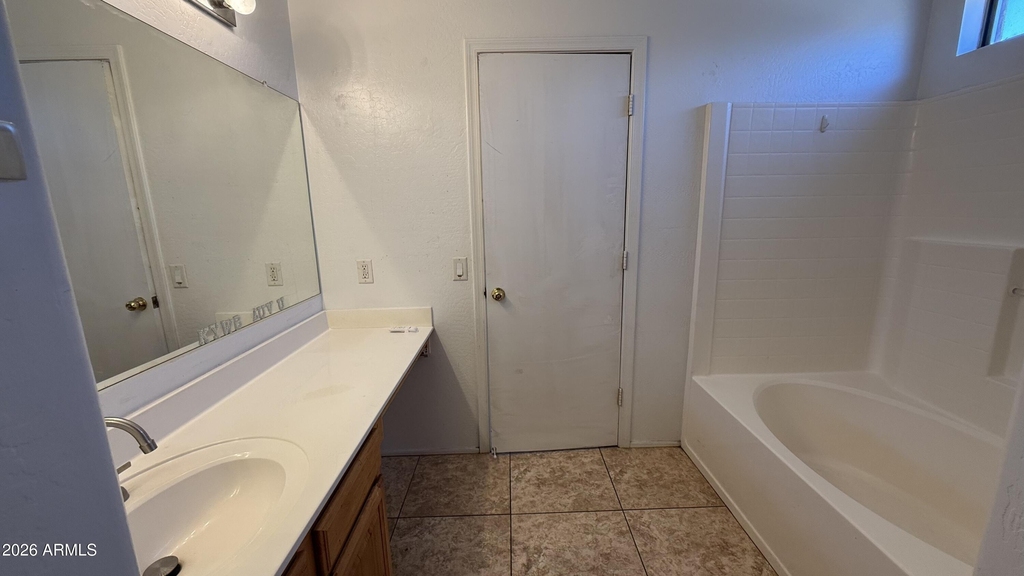 12930 W Lamar Road - Photo 21